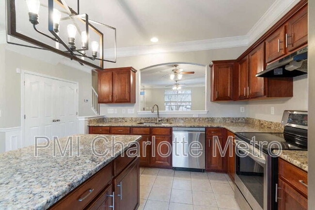 Building Photo - 9344 Greenheather Dr