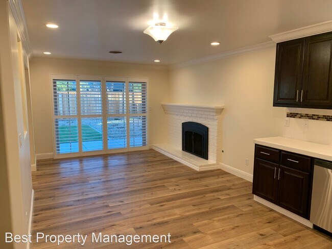 Building Photo - 4 br, 2 bath House - 223 Laguna Dr