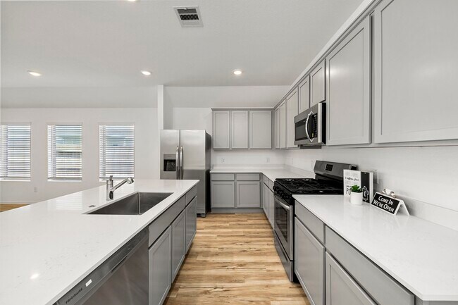 Building Photo - 7339 Bartoncliff Dr