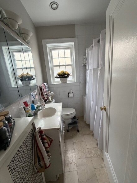 Building Photo - 4820 Elm St