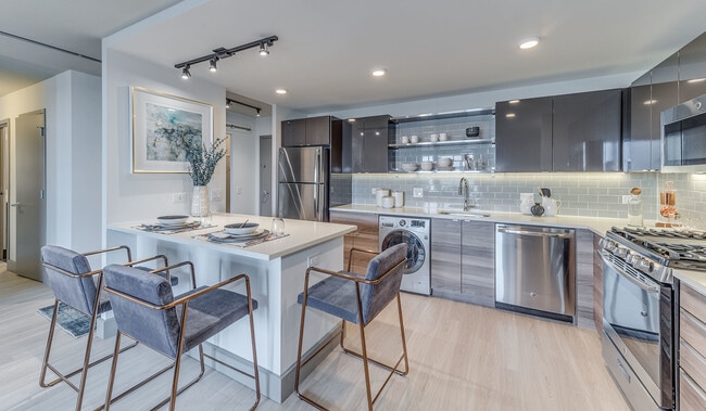 Building Photo - 2233 S Highland Ave