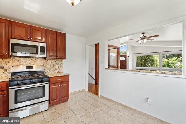 Building Photo - 6609 Bowie Dr