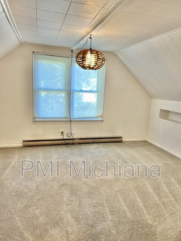 Building Photo - 52554 Kenilworth Rd