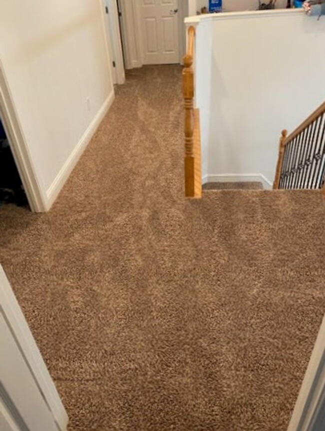 Building Photo - Spacious 5-bedroom, 3-bathroom single-fami...