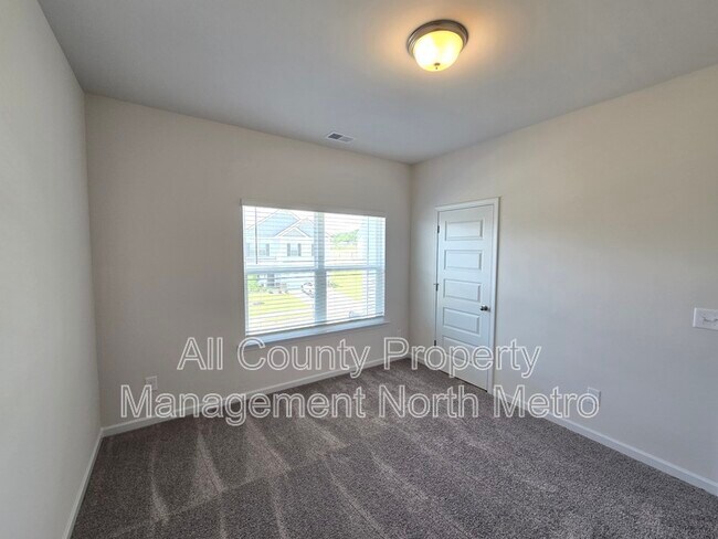 Building Photo - 519 Ozark Ln