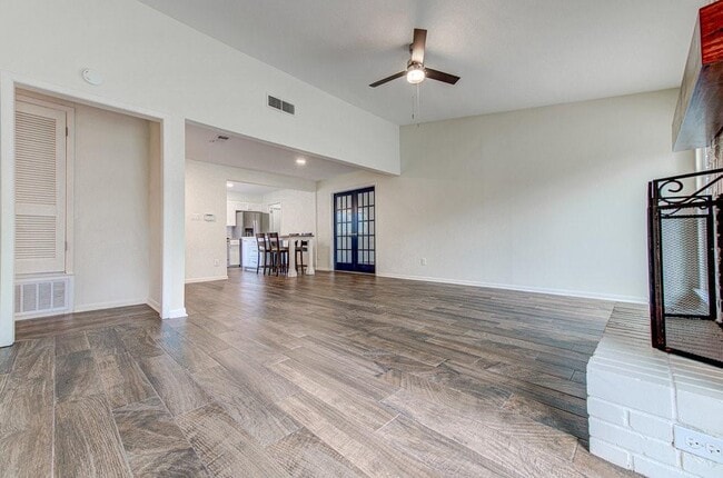 Building Photo - 1406 Thornridge Rd