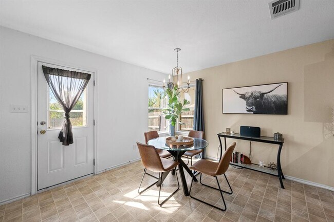 Building Photo - 13001 Carillon Way