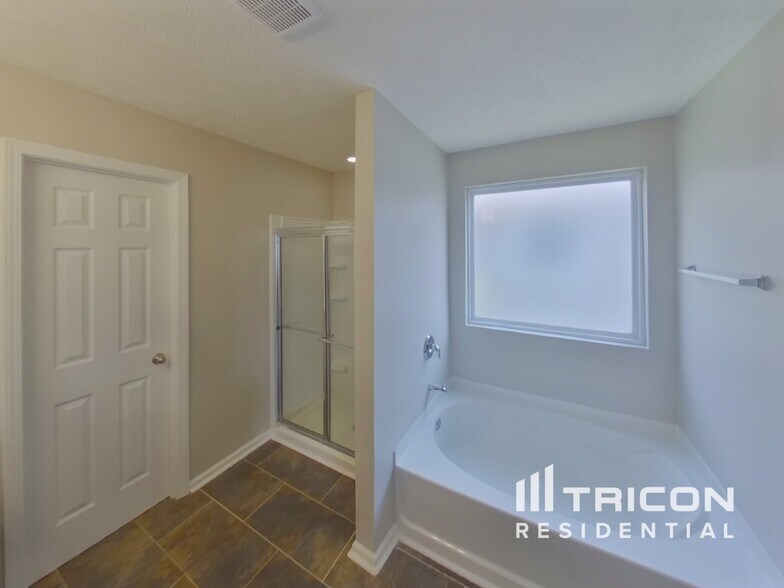 Building Photo - 3423 Country Almond Way