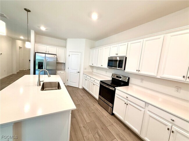 Building Photo - 2667 Scarlet Wy