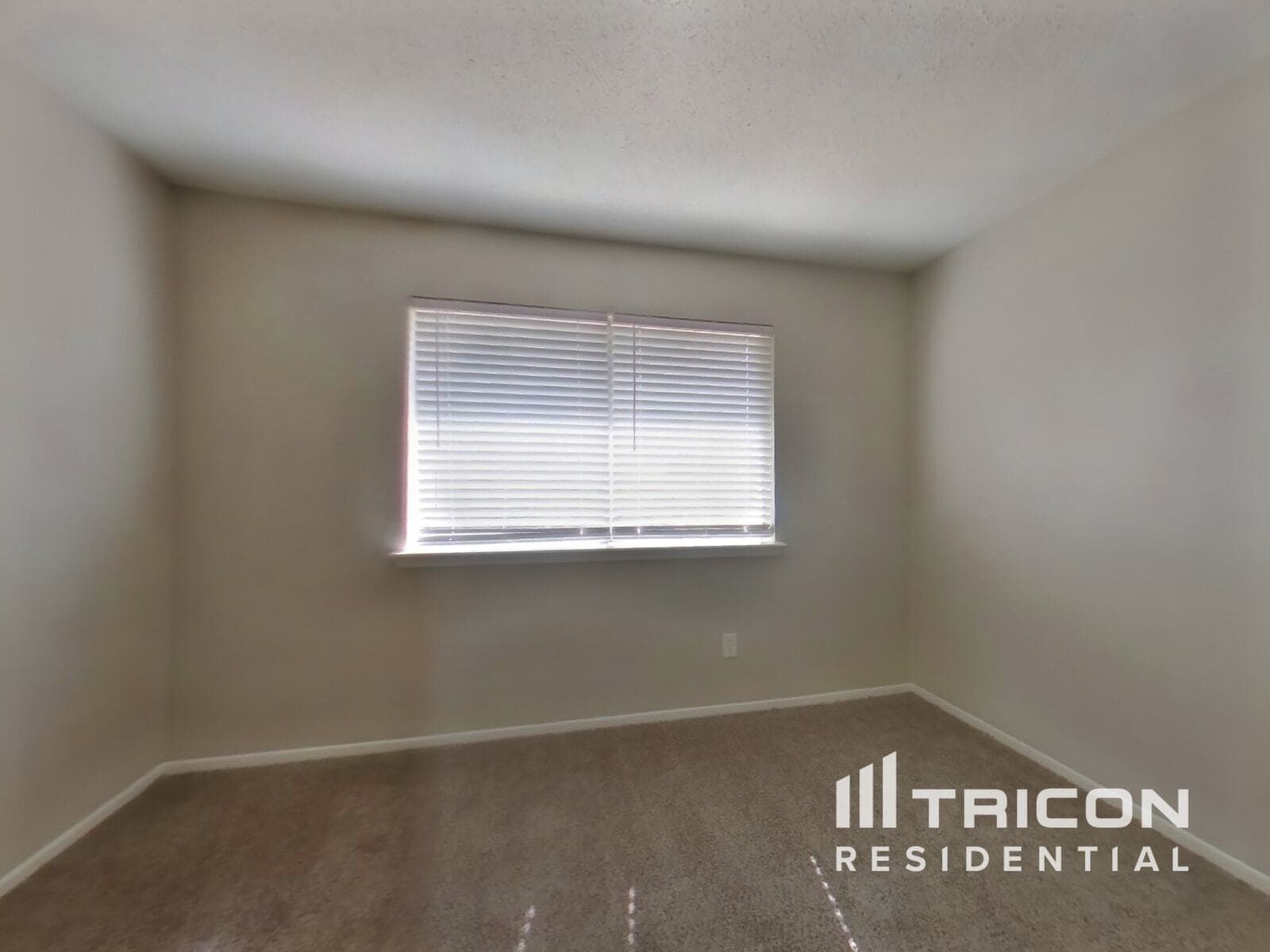 Building Photo - 17803 Glenmark Dr