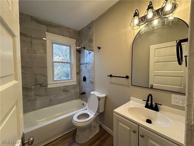 Building Photo - 7417 Linwood Ave