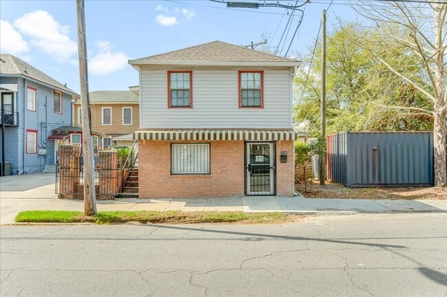 Building Photo - Charming Studio in a Great Location – $1,100/month