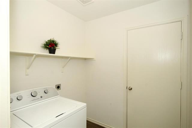 Building Photo - 1724 Rolling Brook Dr