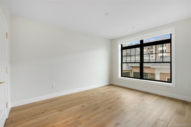 Building Photo - 695 Merrick Ave