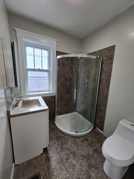 Building Photo - 3519 Belaire Pl