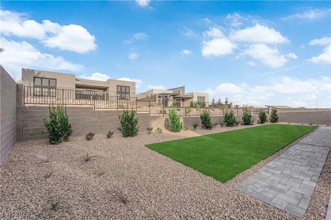 Building Photo - 11032 Rolling Vista Dr