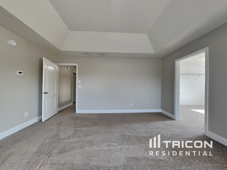 Building Photo - 4556 Bellemeade Dr