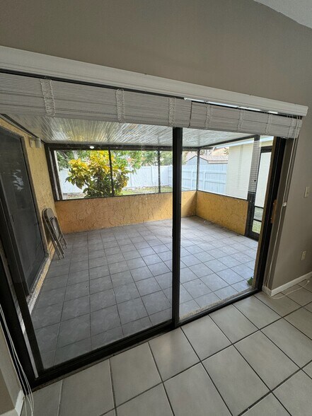 Building Photo - 14931 SW 92nd Ter