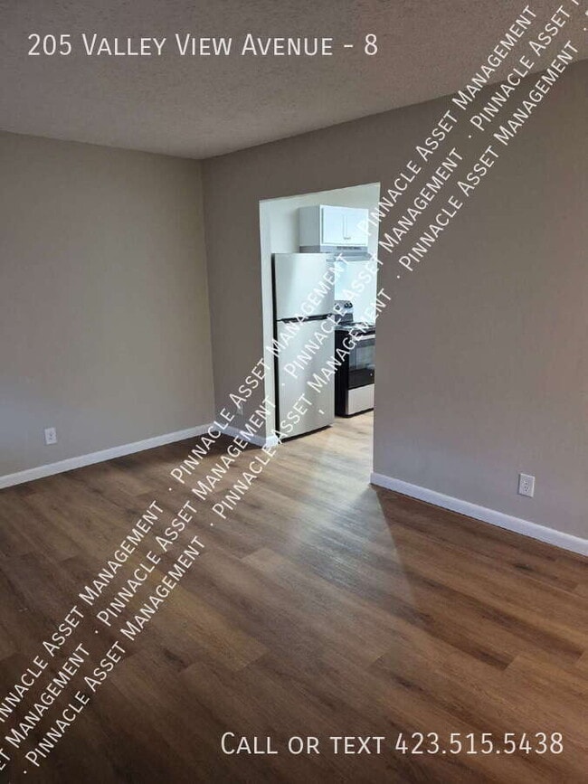 Building Photo - 205 Valley View Ave