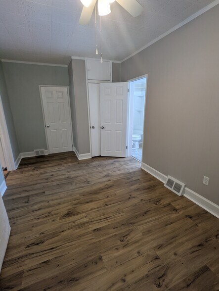 Building Photo - 16 Beloit Ave