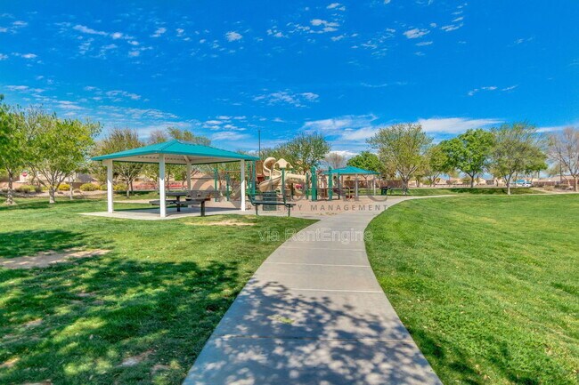 Building Photo - 2035 W Gold Dust Ave