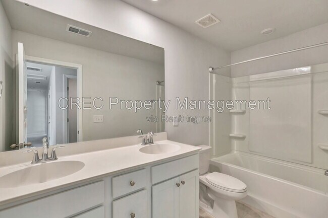 Building Photo - 146 Red Blf St