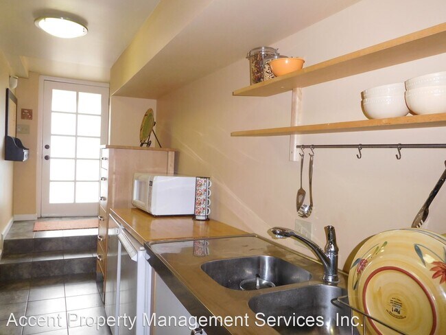 Building Photo - 1 br, 1 bath House - 3144 E. 37th Street