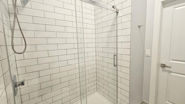 Building Photo - 1 bedroom in Chicago IL 60642