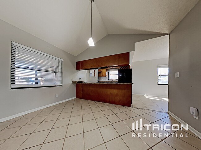 Building Photo - 38750 James Ct