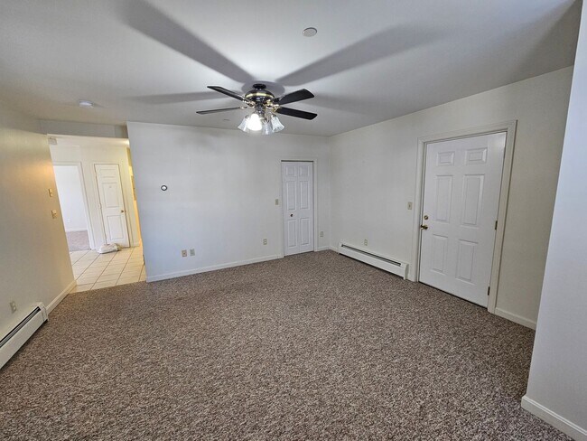 Building Photo - 108 N Main St