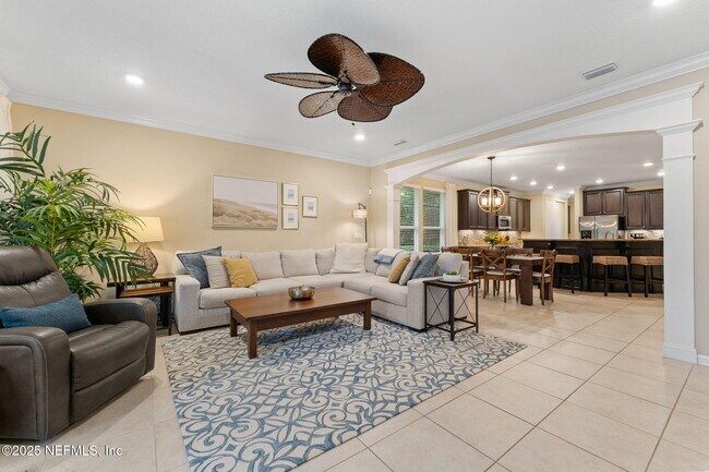 Building Photo - 22 Medio Dr