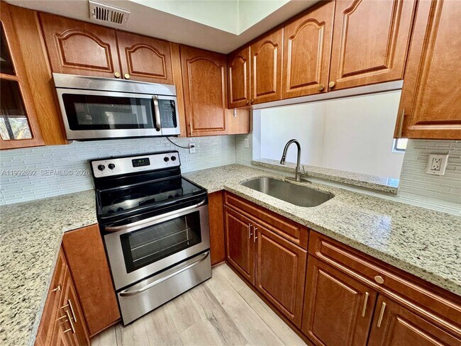 Building Photo - 8335 SW 152nd Ave