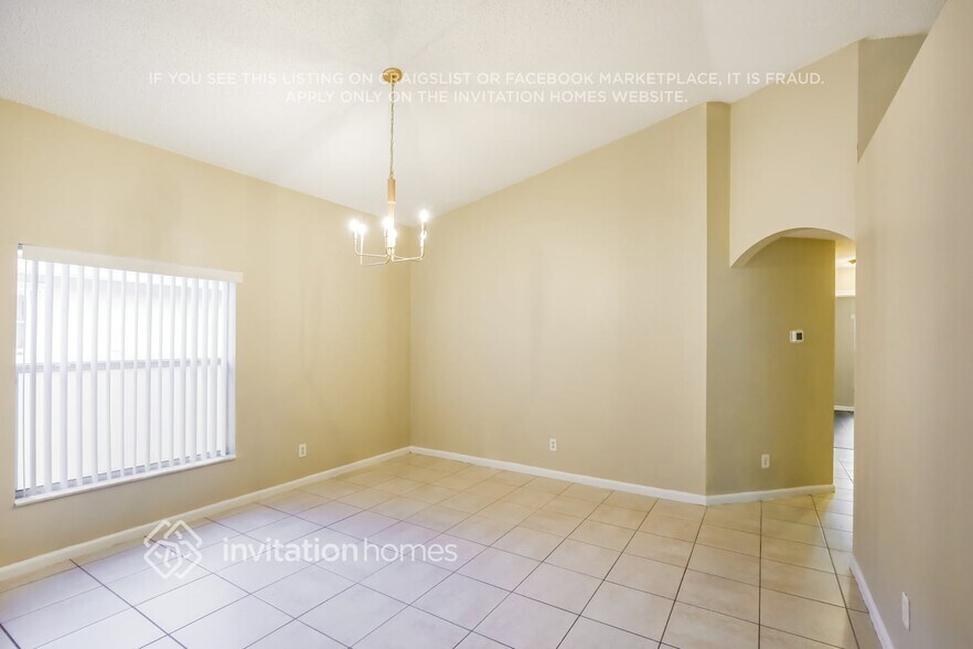 Building Photo - 10890 NW 46th Dr