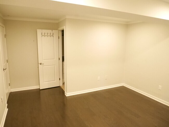 Building Photo - Modern 5-Bedroom Home in Easton – Offered Furnished or Unfurnished