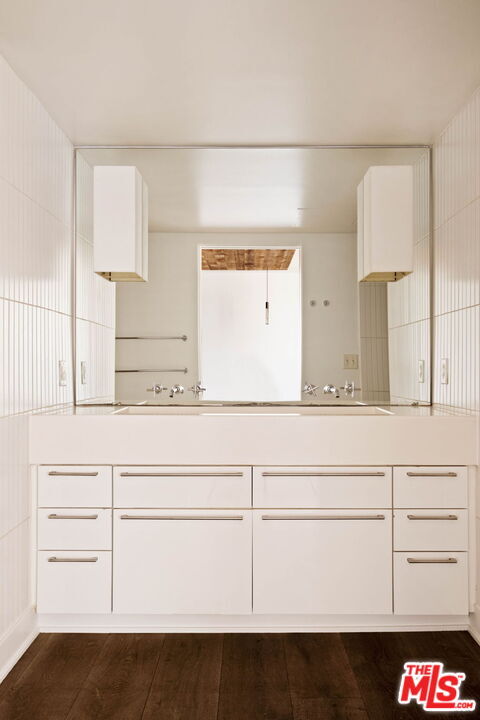 Building Photo - 6253 Hollywood Blvd