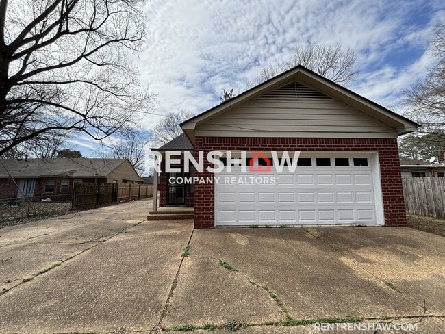 Building Photo - 2512 Courtney Dr