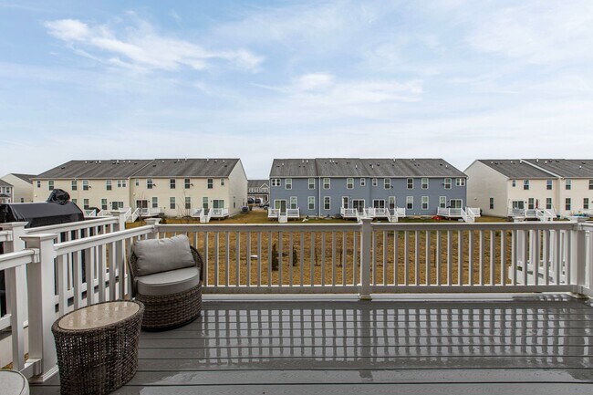 Building Photo - Baker Farm Beauty - Showings TBD