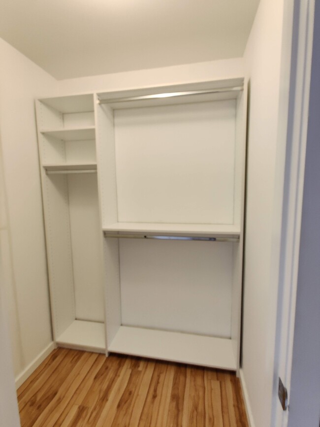 Main Bathroom Walk in Closet - 30 Franklin St