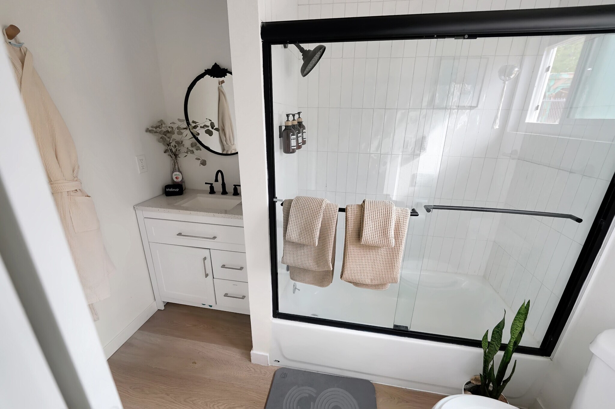 Building Photo - 61818 Terrace Dr