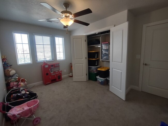 Building Photo - 527 N 550 W