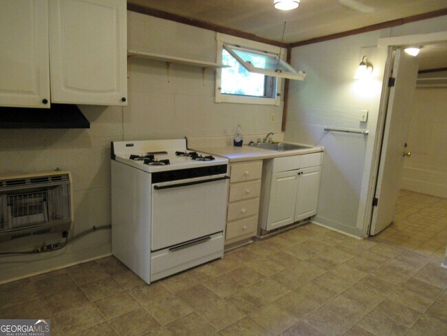 Building Photo - 500 J Mountain Dr