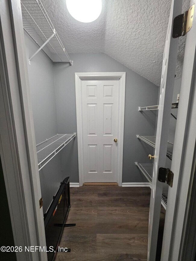 Building Photo - 86088 Meadowridge Ct