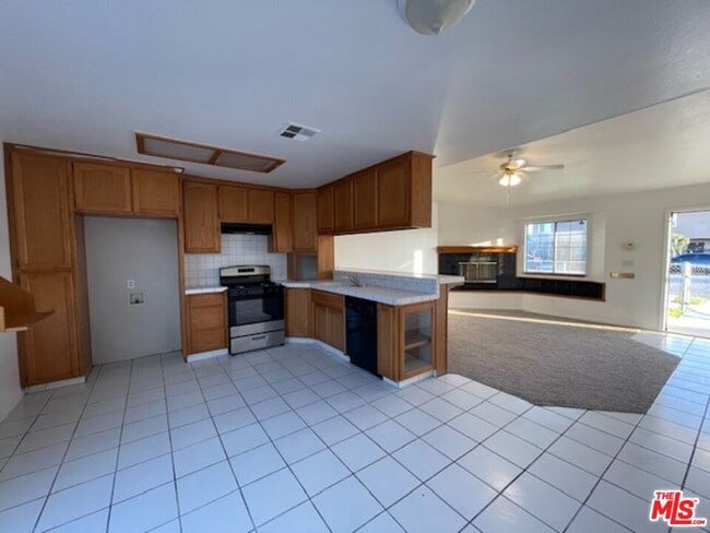 Building Photo - 503 K St