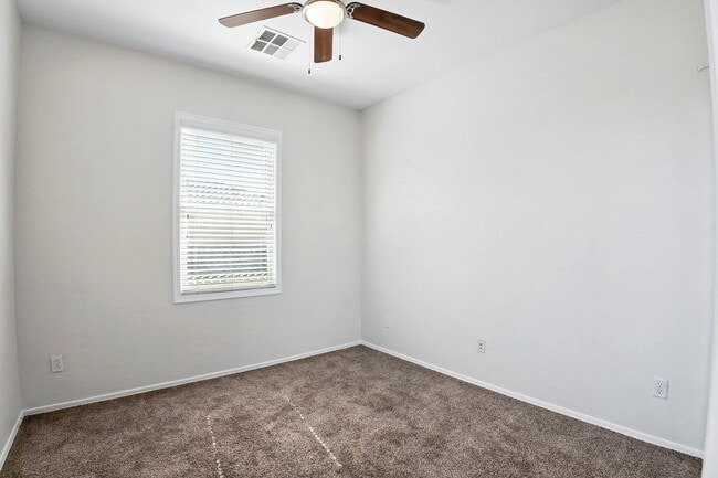 Building Photo - 4212 E Jasper Dr