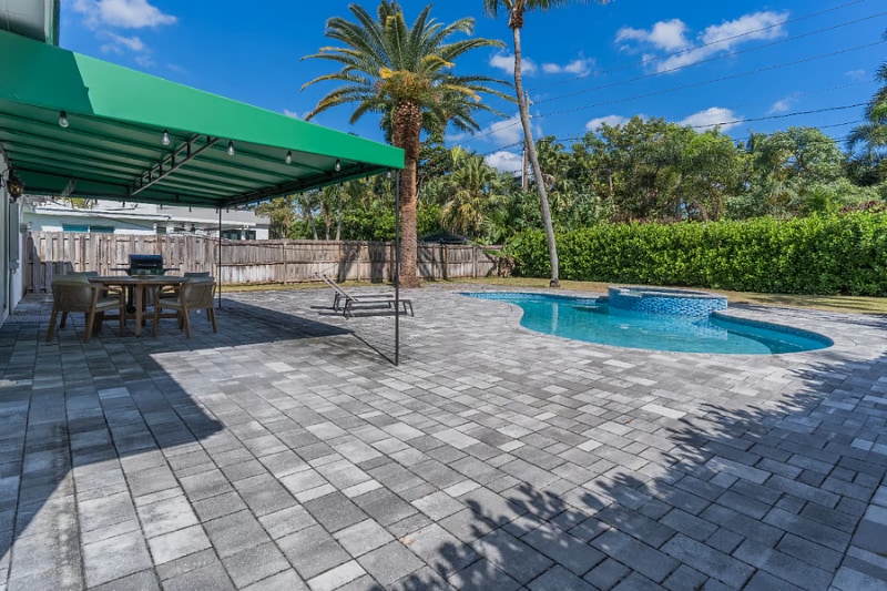 Building Photo - 1520 NE 16th Ave