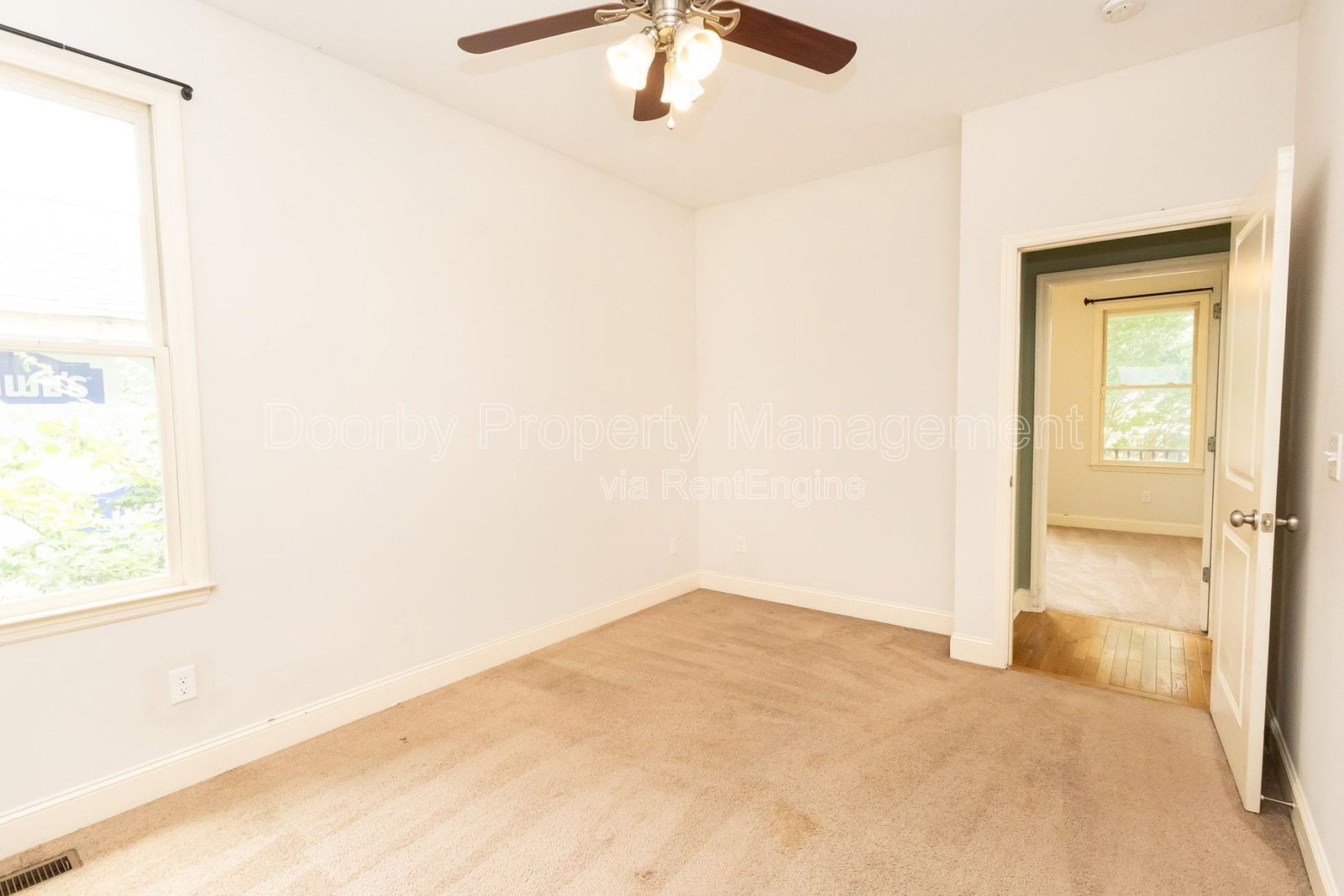 Building Photo - 226 N Hickory St