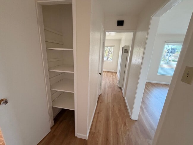Building Photo - BRIGHT & SPACIOUS 2 BEDROOM/1 BATH AVAILABLE TO RENT IN LIVERMORE CA WITH $500 OFFFIRST MONTH'S R...