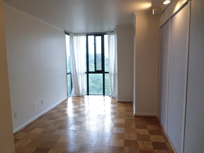 Building Photo - 4620 N Park Ave