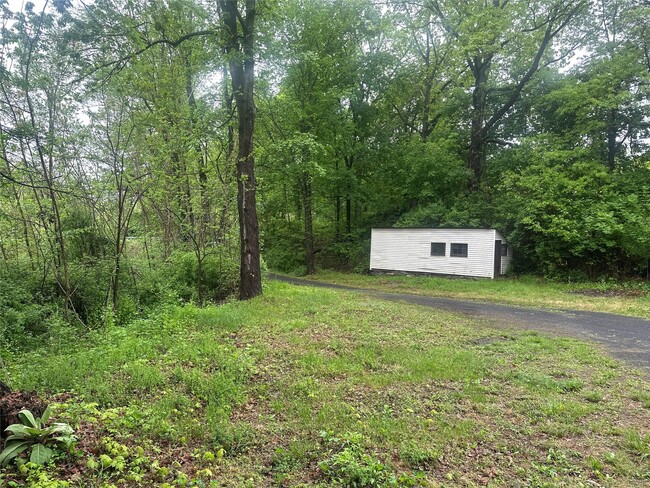 Building Photo - 210 Old Hopewell Rd