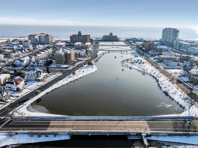 Building Photo - 321 Sunset Ave